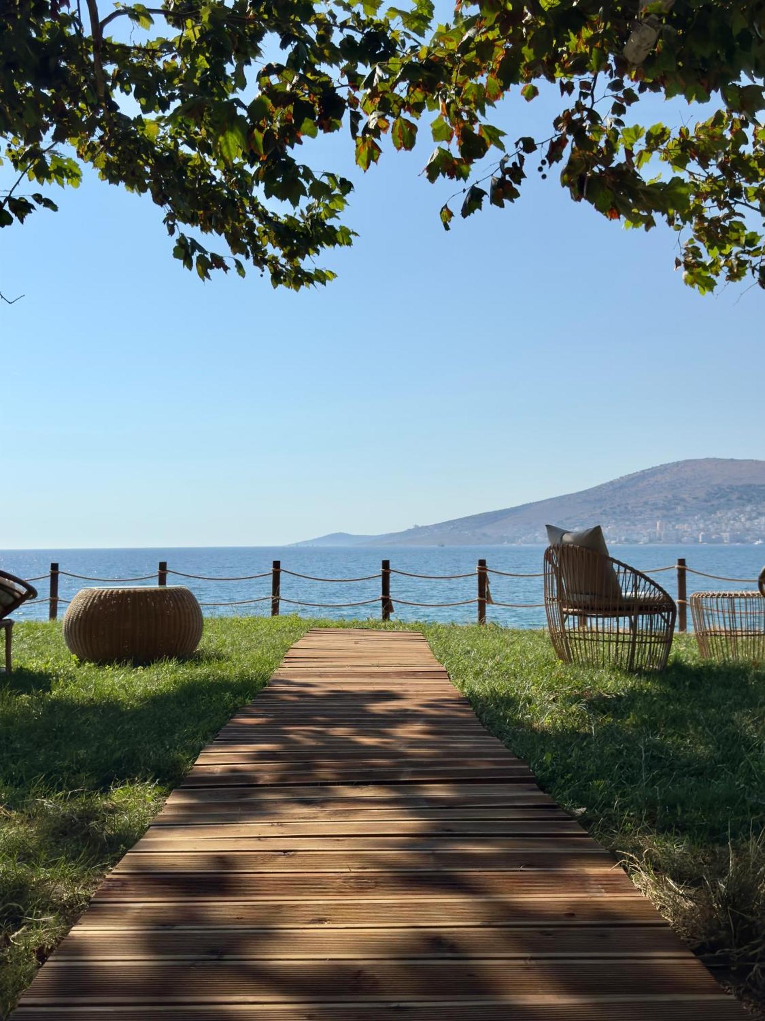 Orb Inn Sarandë Esterno foto